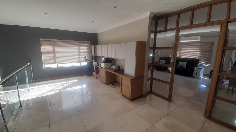 6 Bedroom Property for Sale in Birdwood Estate North West